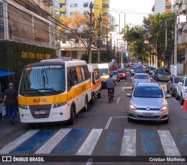 Escolares 3083 na cidade de Niterói, Rio de Janeiro, Brasil, por Cristian Matheus. ID da foto: 8906535.