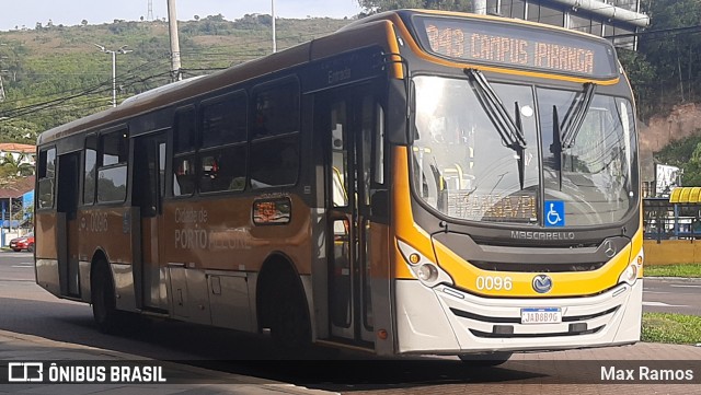 Companhia Carris Porto-Alegrense 0096 na cidade de Porto Alegre, Rio Grande do Sul, Brasil, por Max Ramos. Número da foto: #8914324.