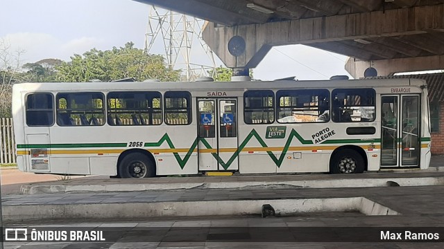 Auto Viação Presidente Vargas 2056 na cidade de Porto Alegre, Rio Grande do Sul, Brasil, por Max Ramos. ID da foto: 8914337.