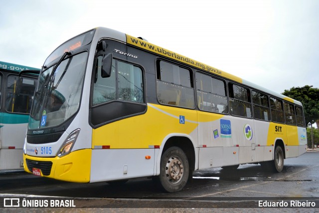 Viação Sorriso de Minas 5105 na cidade de Uberlândia, Minas Gerais, Brasil, por Eduardo Ribeiro. ID da foto: 8921091.