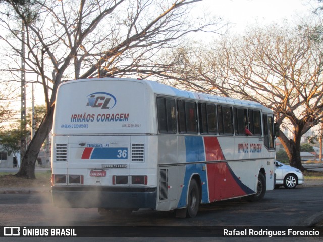 Irmãos Coragem 36 na cidade de Teresina, Piauí, Brasil, por Rafael Rodrigues Forencio. ID da foto: 8930795.