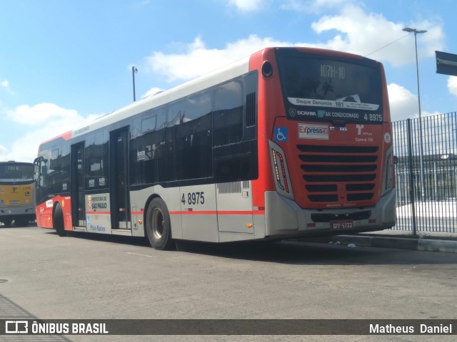 Express Transportes Urbanos Ltda 4 8975 na cidade de São Paulo, São Paulo, Brasil, por Matheus  Daniel. ID da foto: 8940393.