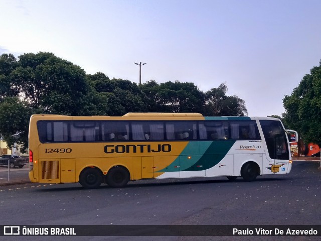 Empresa Gontijo de Transportes 12490 na cidade de Uberaba, Minas Gerais, Brasil, por Paulo Vitor De Azevedo. ID da foto: 8944851.