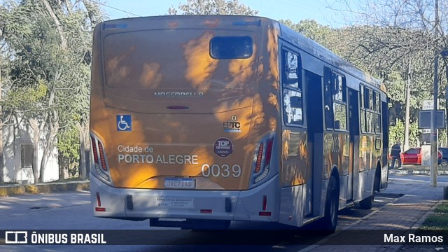 Companhia Carris Porto-Alegrense 0039 na cidade de Porto Alegre, Rio Grande do Sul, Brasil, por Max Ramos. ID da foto: 8943357.