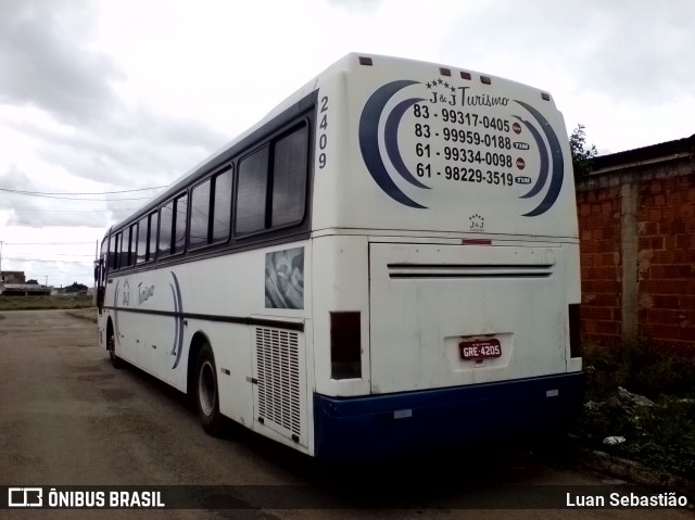 J&J Turismo 2409 na cidade de Águas Lindas de Goiás, Goiás, Brasil, por Luan Sebastião. Número da foto: #8872842.
