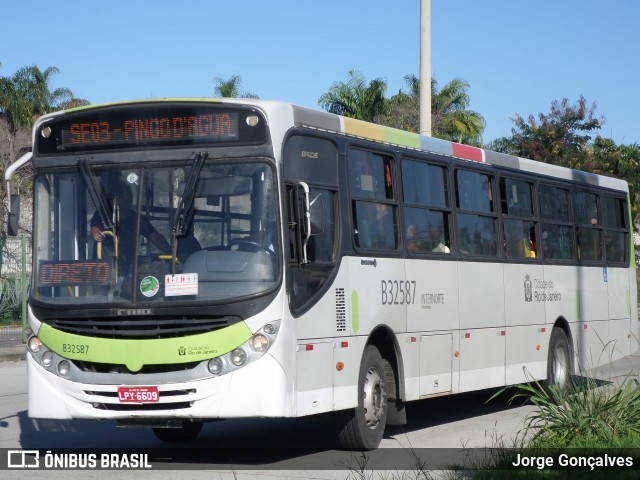 Viação Pavunense B32587 na cidade de Rio de Janeiro, Rio de Janeiro, Brasil, por Jorge Gonçalves. ID da foto: 8872362.