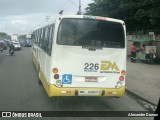 Empresa Metropolitana 226 na cidade de Jaboatão dos Guararapes, Pernambuco, Brasil, por Alexandre Dumas. Número da foto: #:id.