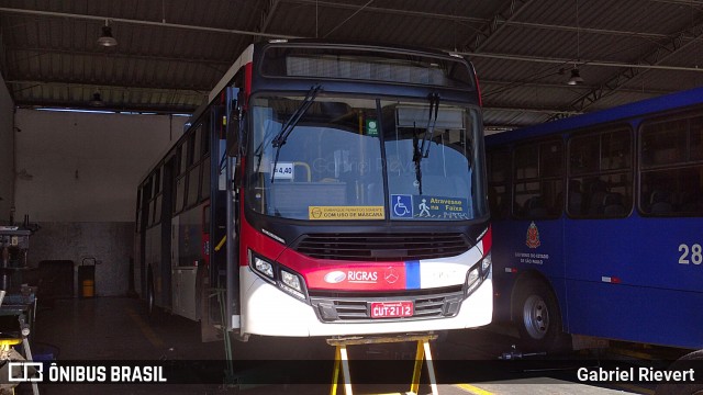 Rigras Transporte Coletivo e Turismo 957 na cidade de Ribeirão Pires, São Paulo, Brasil, por Gabriel Rievert. Número da foto: #8951984.