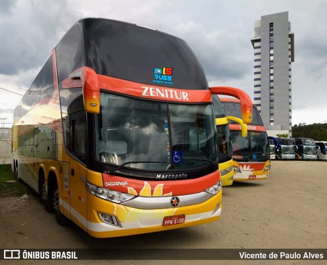 Zenitur 5000 na cidade de Aparecida, São Paulo, Brasil, por Vicente de Paulo Alves. Número da foto: #8882770.