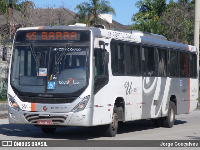 UniRio Transportes RJ 228.019 na cidade de Rio de Janeiro, Rio de Janeiro, Brasil, por Jorge Gonçalves. Número da foto: #8886204.