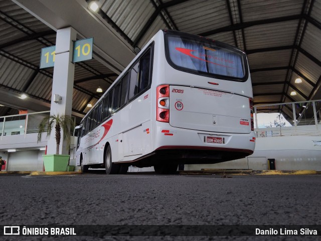 Cristalense Transportes e Turismo 2085 na cidade de Franca, São Paulo, Brasil, por Danilo Lima Silva. ID da foto: 8886065.