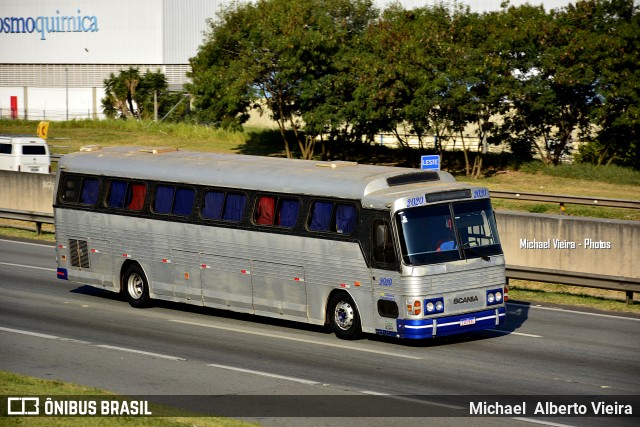 Ônibus Particulares 2020 na cidade de Barueri, São Paulo, Brasil, por Michael  Alberto Vieira. Número da foto: #8886170.