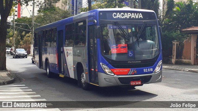 Empresa de Ônibus Pássaro Marron 92.618 na cidade de Taubaté, São Paulo, Brasil, por João Felipe. Número da foto: #8889242.