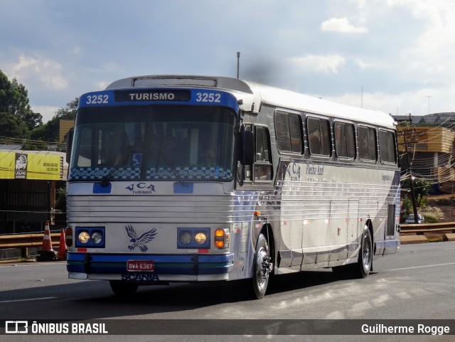 VCA Locadora e Turismo 3252 na cidade de Cascavel, Paraná, Brasil, por Guilherme Rogge. Número da foto: #8889694.