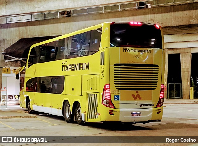 Viação Itapemirim 17007 na cidade de Curitiba, Paraná, Brasil, por Roger Coelho. Número da foto: #8986624.