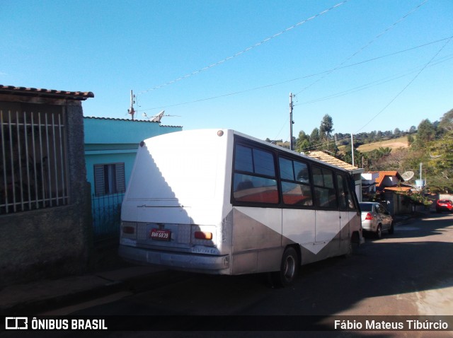Ônibus Particulares 6839 na cidade de Três Corações, Minas Gerais, Brasil, por Fábio Mateus Tibúrcio. Número da foto: #8989991.