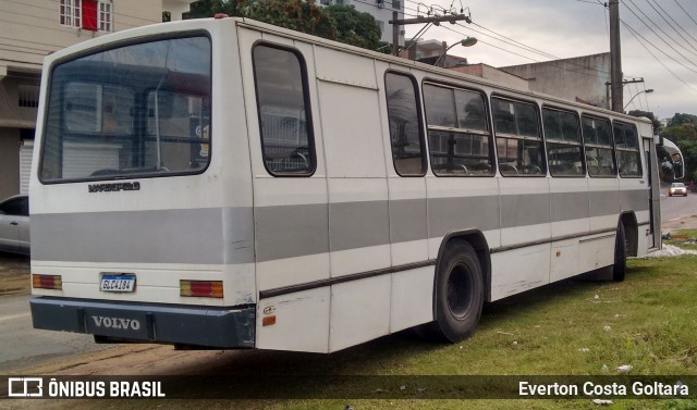 Ônibus Particulares GLC4I84 na cidade de Cariacica, Espírito Santo, Brasil, por Everton Costa Goltara. Número da foto: #8990632.