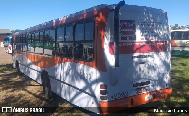 Viação Centro Oeste 2092 na cidade de Santiago, Rio Grande do Sul, Brasil, por Mauricio Lopes. Número da foto: #8991830.