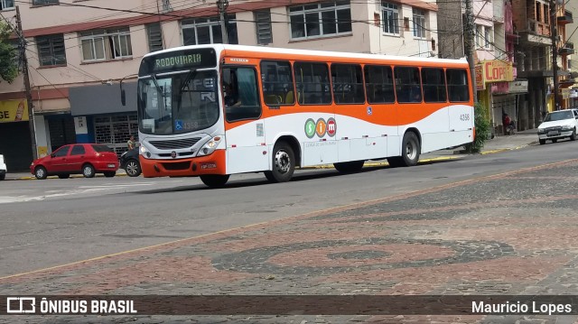 Expresso Medianeira 4358 na cidade de Santa Maria, Rio Grande do Sul, Brasil, por Mauricio Lopes. Número da foto: #8995429.