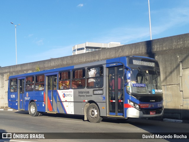 Auto Viação Bragança Metropolitana > Viação Raposo Tavares 12.316 na cidade de Cotia, São Paulo, Brasil, por David Macedo Rocha. Número da foto: #8994805.