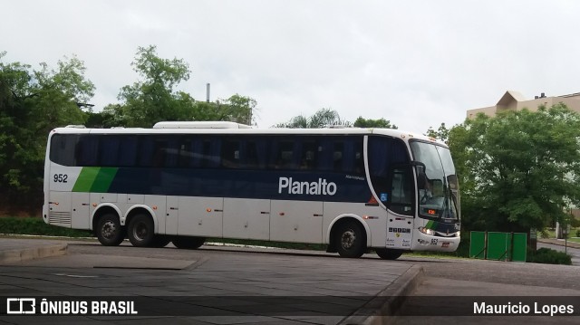 Planalto Transportes 952 na cidade de Santa Maria, Rio Grande do Sul, Brasil, por Mauricio Lopes. Número da foto: #8997540.