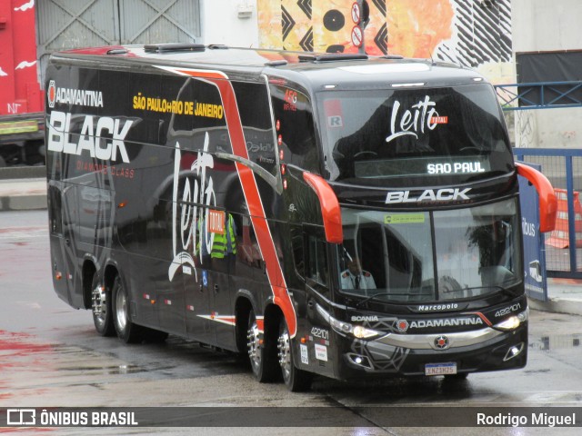 Expresso Adamantina 422101 na cidade de Rio de Janeiro, Rio de Janeiro, Brasil, por Rodrigo Miguel. ID da foto: 9001815.