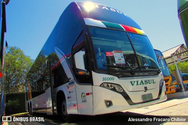 Viasul - Auto Viação Venâncio Aires 16000 na cidade de Curitiba, Paraná, Brasil, por Alessandro Fracaro Chibior. Número da foto: #9005126.