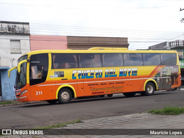 Crucero del Norte 211 na cidade de Uruguaiana, Rio Grande do Sul, Brasil, por Mauricio Lopes. Número da foto: #9007672.