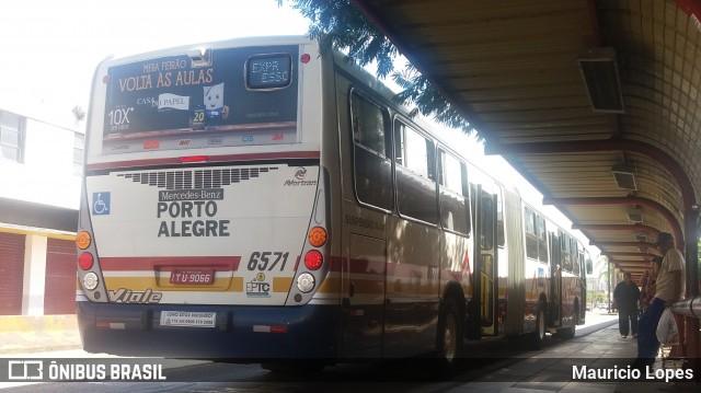 Nortran Transportes Coletivos 6571 na cidade de Porto Alegre, Rio Grande do Sul, Brasil, por Mauricio Lopes. Número da foto: #9007652.