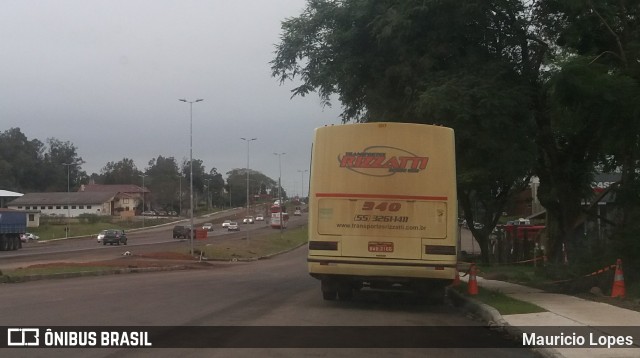 Transportes Rizzatti 340 na cidade de Santa Maria, Rio Grande do Sul, Brasil, por Mauricio Lopes. ID da foto: 9007680.