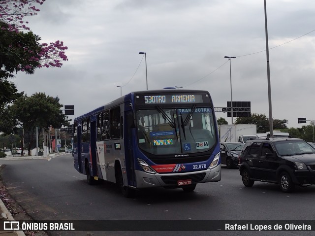 Viação Transdutra 32.670 na cidade de São Paulo, São Paulo, Brasil, por Rafael Lopes de Oliveira. Número da foto: #9009882.