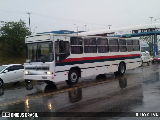 Ônibus Particulares 8272 na cidade de Esteio, Rio Grande do Sul, Brasil, por JULIO SILVA. ID da foto: 9009954.