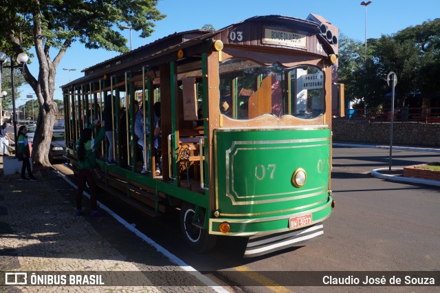 Ônibus Particulares 07 na cidade de Barra Bonita, São Paulo, Brasil, por Claudio José de Souza. ID da foto: 9011356.