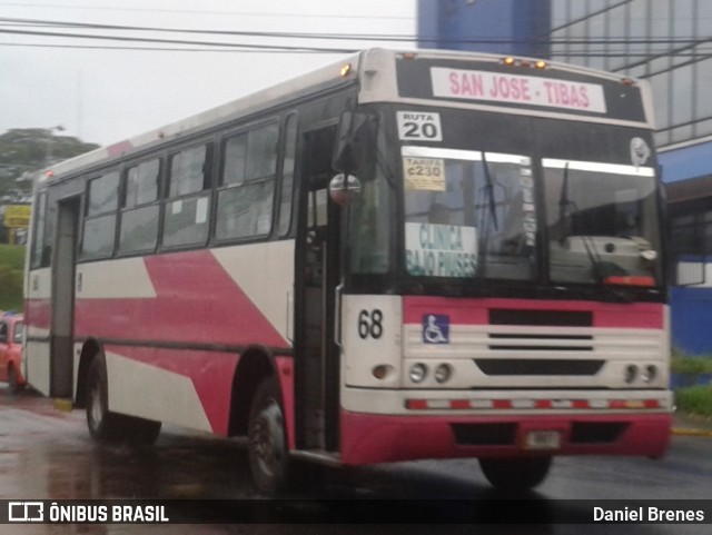 Coopana RL 68 na cidade de Merced, San José, San José, Costa Rica, por Daniel Brenes. Número da foto: #9013207.
