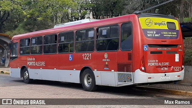 Trevo Transportes Coletivos 1221 na cidade de Porto Alegre, Rio Grande do Sul, Brasil, por Max Ramos. Número da foto: #9012920.