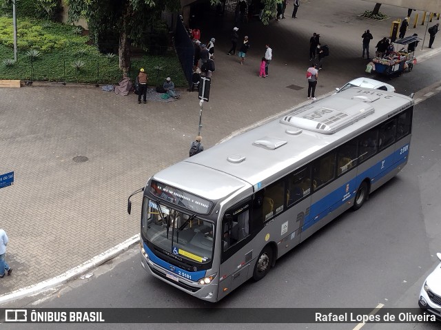 Cooperativa Fênix > Spencer Transporte 2 5181 na cidade de São Paulo, São Paulo, Brasil, por Rafael Lopes de Oliveira. Número da foto: #9015455.