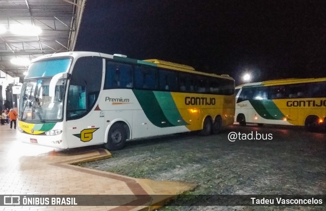 Empresa Gontijo de Transportes 17060 na cidade de Manhuaçu, Minas Gerais, Brasil, por Tadeu Vasconcelos. ID da foto: 9017128.