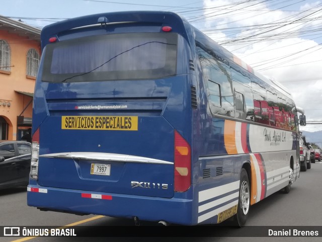 Hermanos Alpizar 69 na cidade de San Vicente, Moravia, San José, Costa Rica, por Daniel Brenes. Número da foto: #9019141.