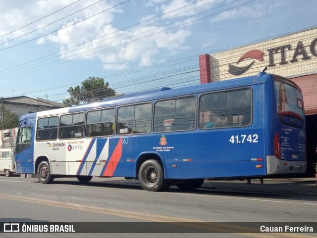 Radial Transporte Coletivo 41.742 na cidade de Itaquaquecetuba, São Paulo, Brasil, por Cauan Ferreira. Número da foto: #9028493.
