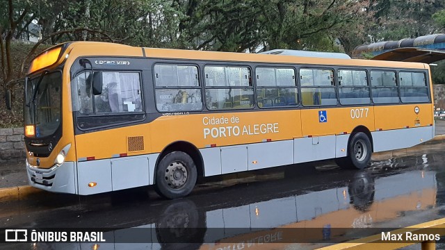 Companhia Carris Porto-Alegrense 0077 na cidade de Porto Alegre, Rio Grande do Sul, Brasil, por Max Ramos. ID da foto: 9033818.