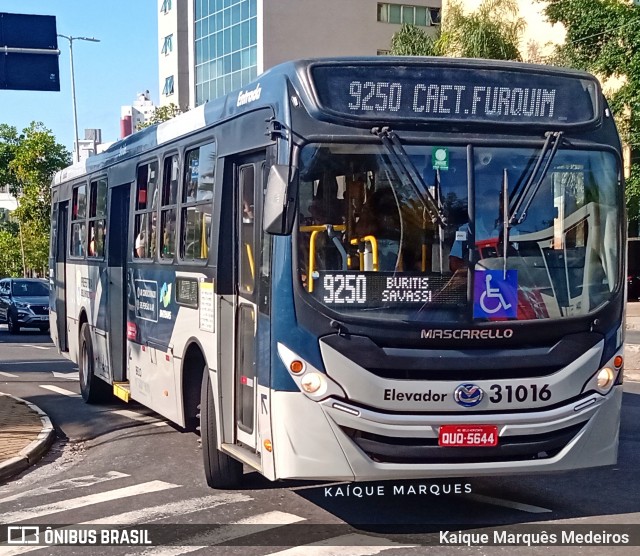 Via BH Coletivos 31016 na cidade de Belo Horizonte, Minas Gerais, Brasil, por Kaique Marquês Medeiros . Número da foto: #9034039.