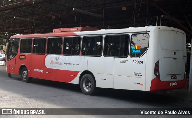 Empresa Alcino G. Cotta 89024 na cidade de Pedro Leopoldo, Minas Gerais, Brasil, por Vicente de Paulo Alves. Número da foto: #8964053.