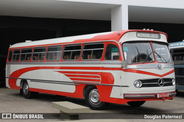 Mercedes-Benz 4093 na cidade de São Paulo, São Paulo, Brasil, por Douglas Paternezi. Número da foto: #8975682.