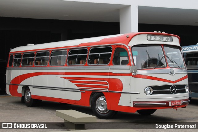 Mercedes-Benz 4093 na cidade de São Paulo, São Paulo, Brasil, por Douglas Paternezi. ID da foto: 8975682.