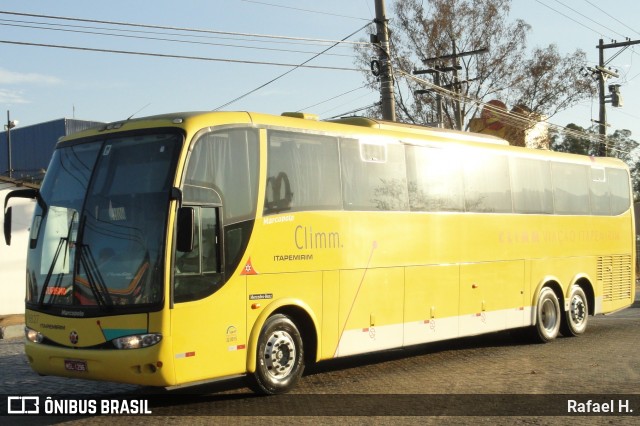 Viação Itapemirim 8827 na cidade de Resende, Rio de Janeiro, Brasil, por Rafael H.. Número da foto: #8975623.
