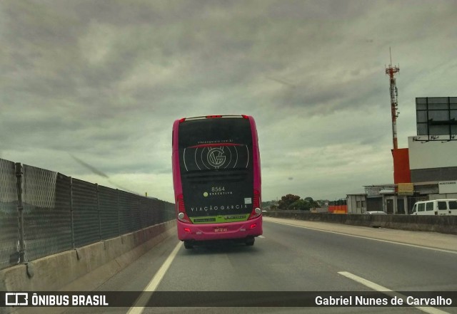 Viação Garcia 8564 na cidade de Rio de Janeiro, Rio de Janeiro, Brasil, por Gabriel Nunes de Carvalho. ID da foto: 9040110.