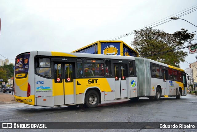 Viação Sorriso de Minas 4702 na cidade de Uberlândia, Minas Gerais, Brasil, por Eduardo Ribeiro. ID da foto: 9040668.