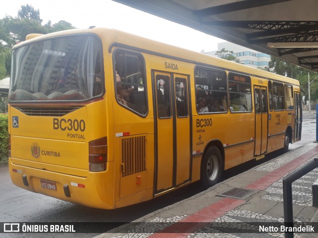 Transporte Coletivo Glória BC300 na cidade de Curitiba, Paraná, Brasil, por Netto Brandelik. ID da foto: 9068877.