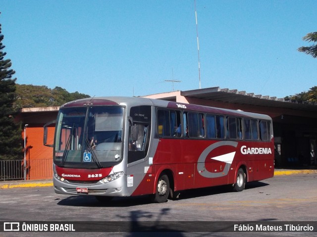 Expresso Gardenia 3625 na cidade de Três Corações, Minas Gerais, Brasil, por Fábio Mateus Tibúrcio. Número da foto: #9070620.