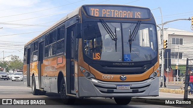 Companhia Carris Porto-Alegrense 0067 na cidade de Porto Alegre, Rio Grande do Sul, Brasil, por Max Ramos. Número da foto: #9070130.